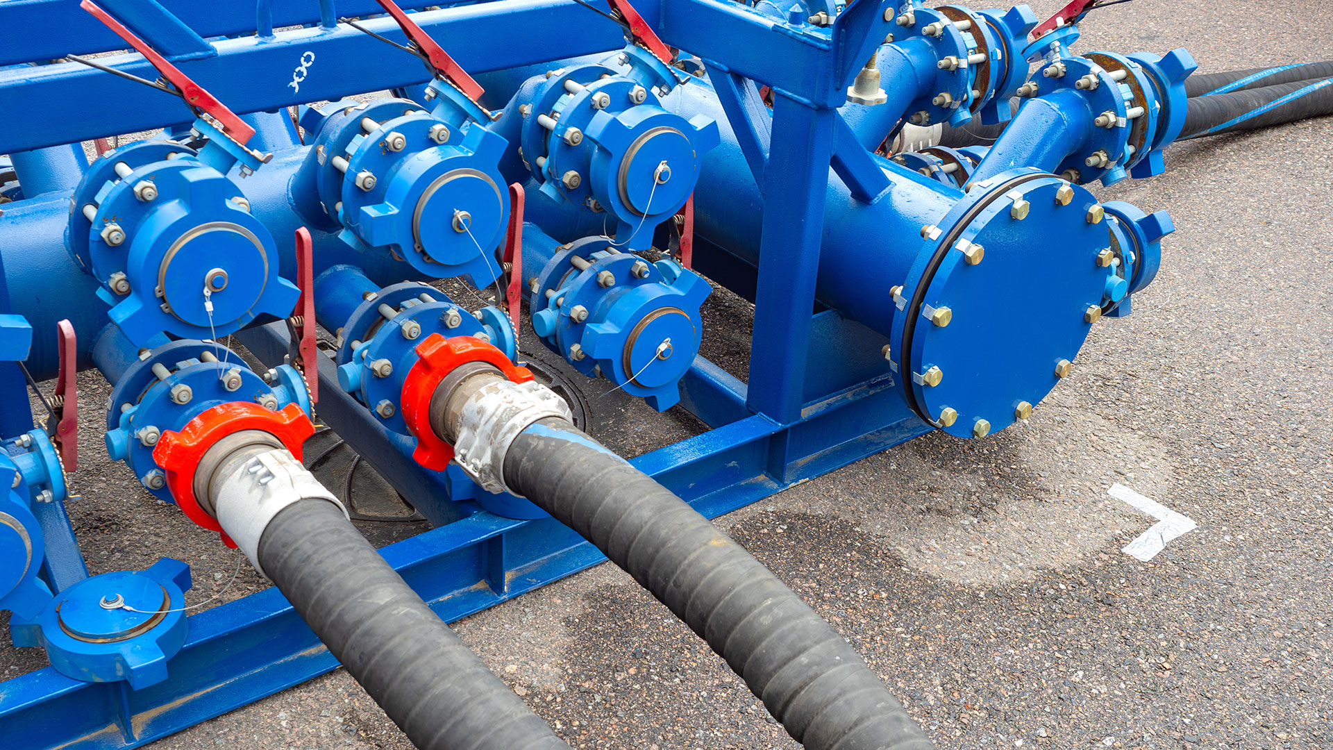 The-Importance-of-Proper-Industrial-Hose-Assembly-Installation